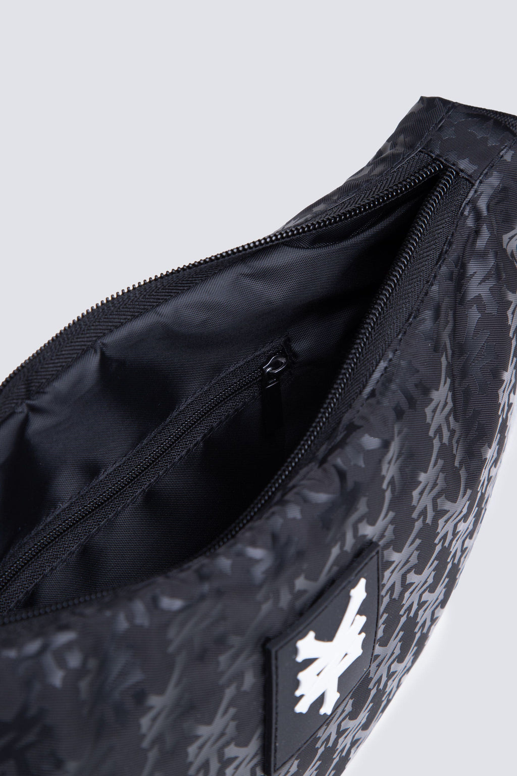 Bolso Half Moon Limitless Negro Zoo York