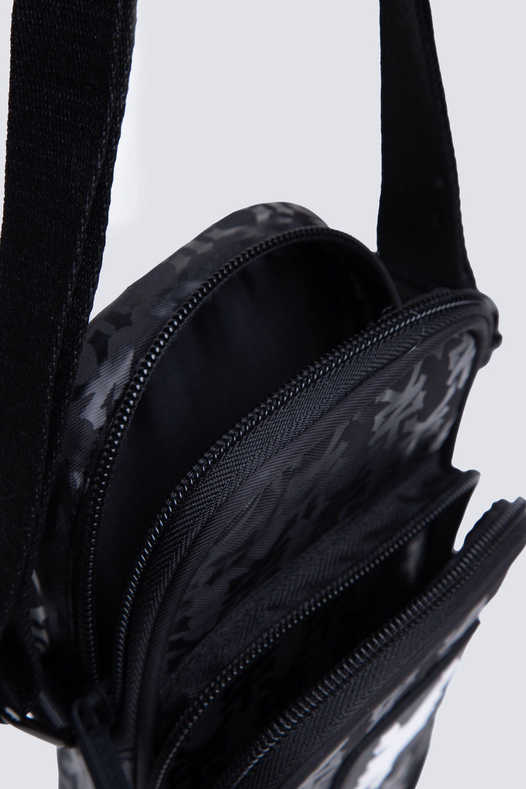 Bolso Crossbody Limitless Negro Zoo York