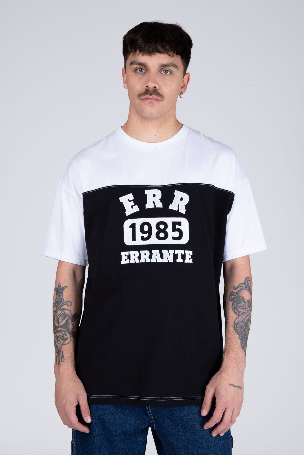 Polera M/C Nomad Negro/Blanco ERRANTE