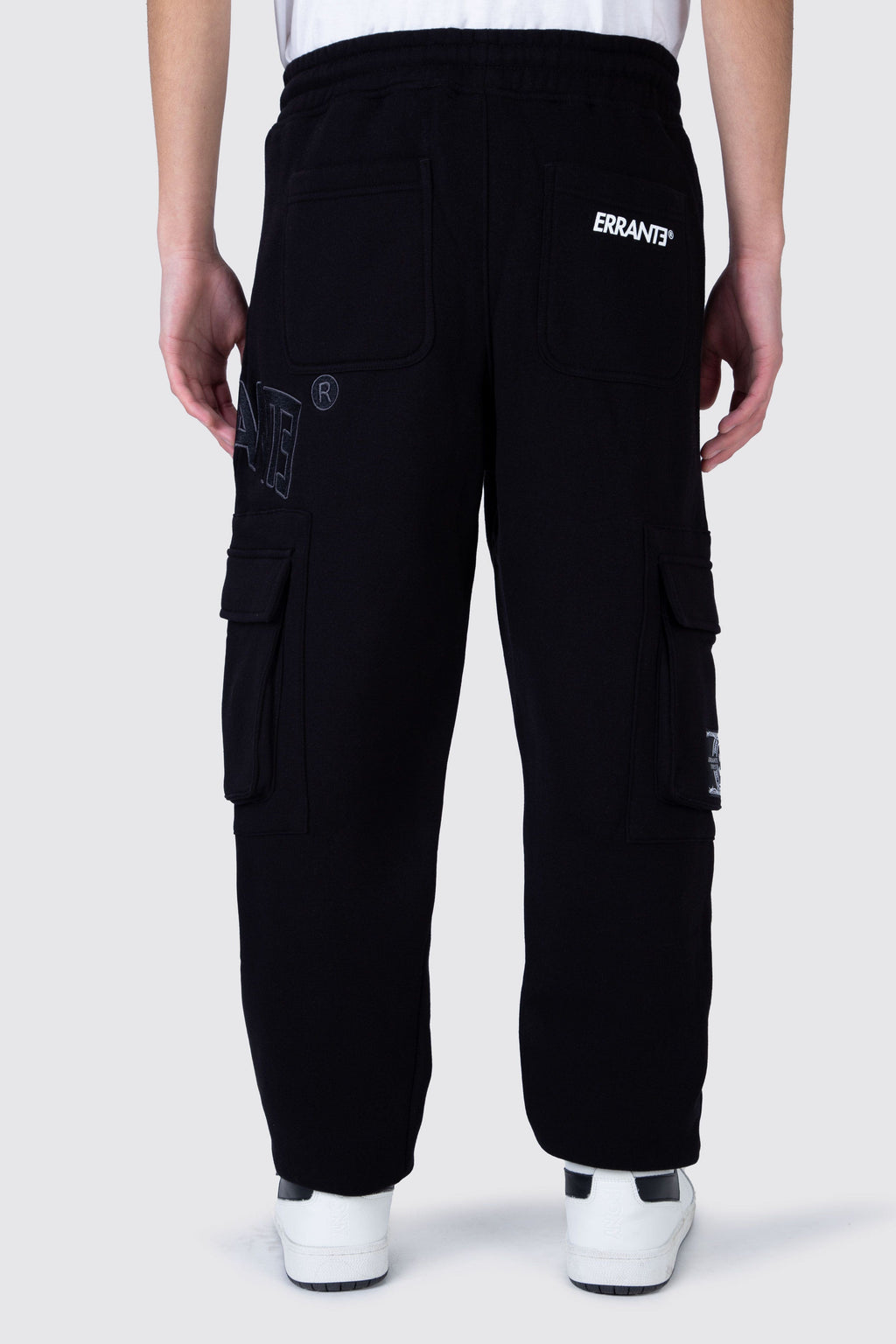 Jogger Cargo Box Groovy Negro ERRANTE 