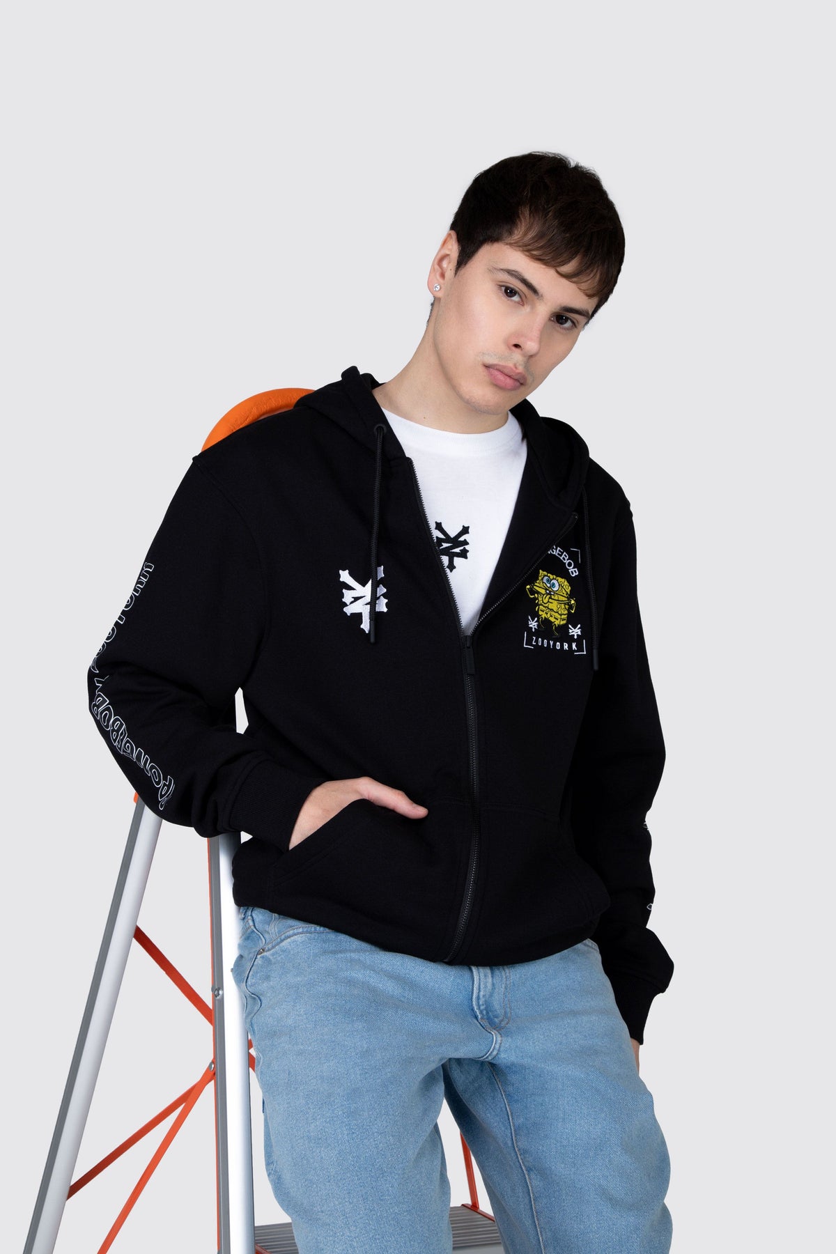 Poleron Zip Bob Esponja Border Block Negro Zoo York