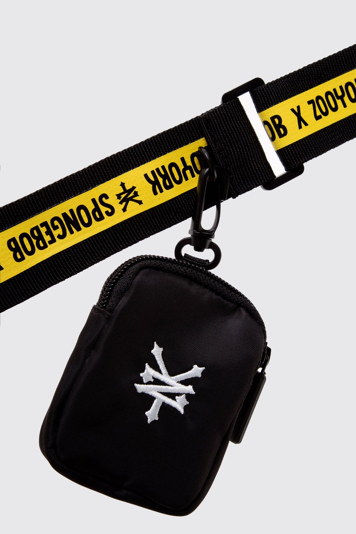 Bolso Party Bob Esponja Street Bob Negro Zoo York 