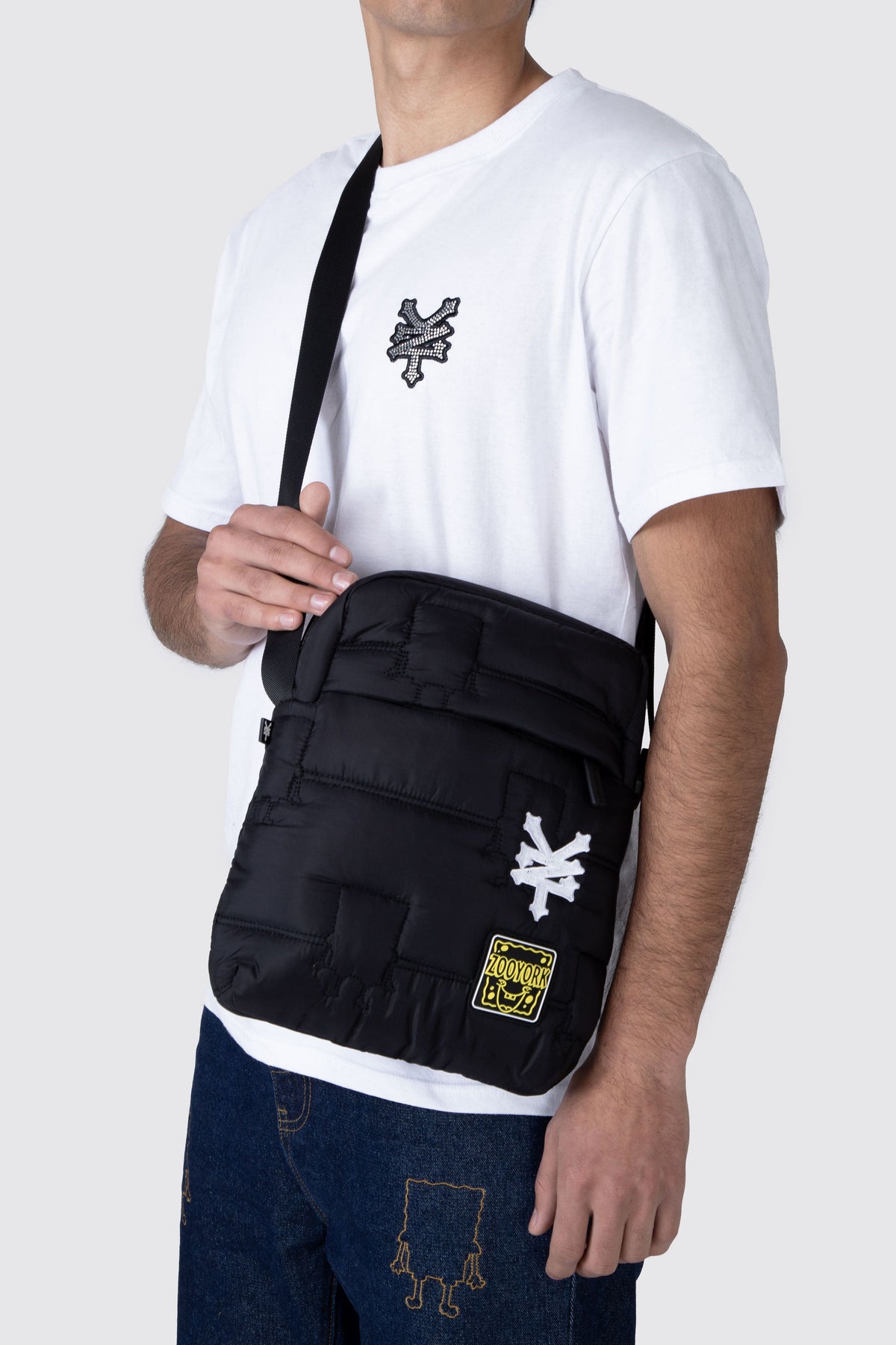 Bolso Crossbody Quilted Bob Esponja Siluet Negro Zoo York 