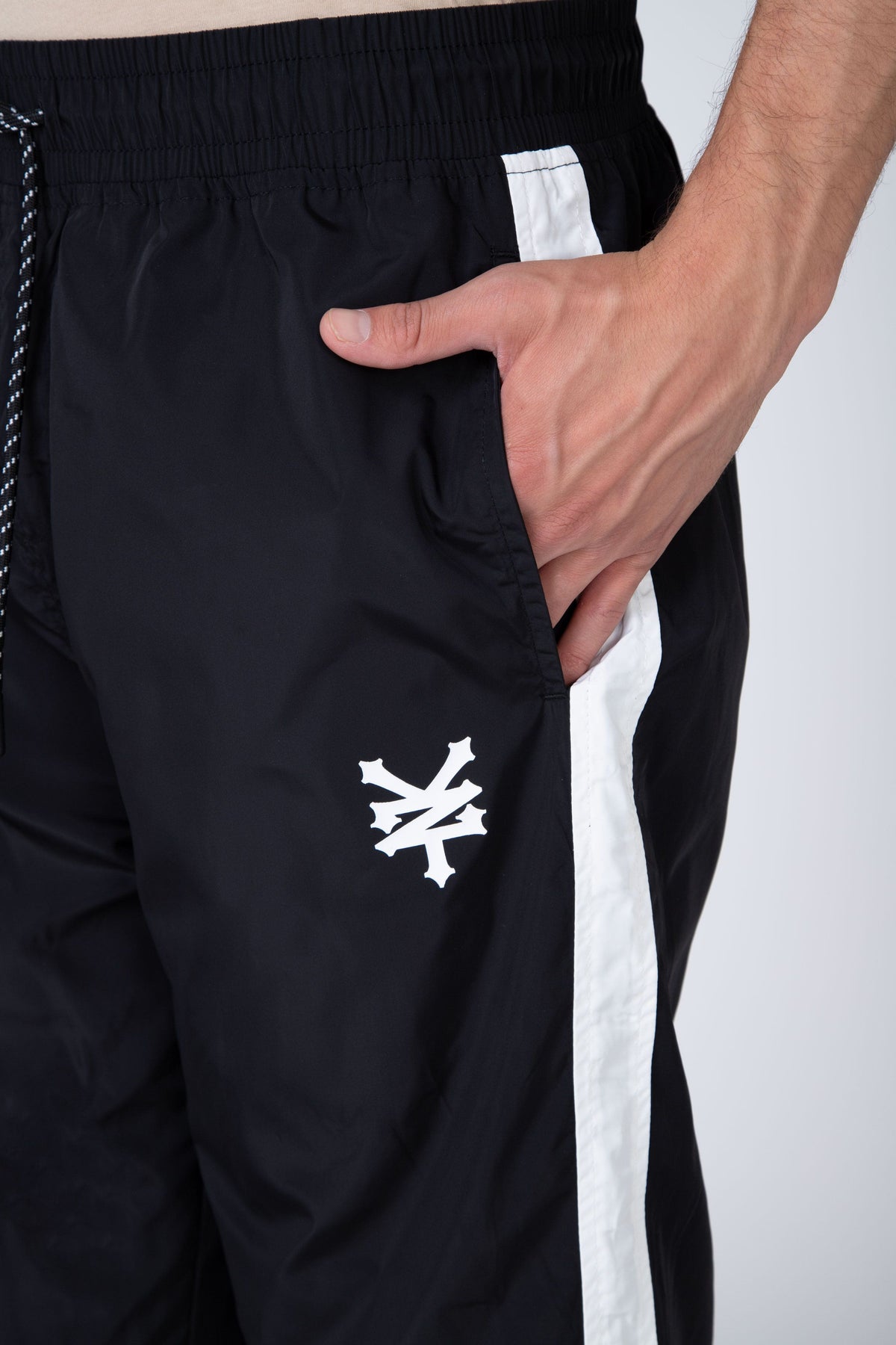 Pantalon Remark Negro Zoo York