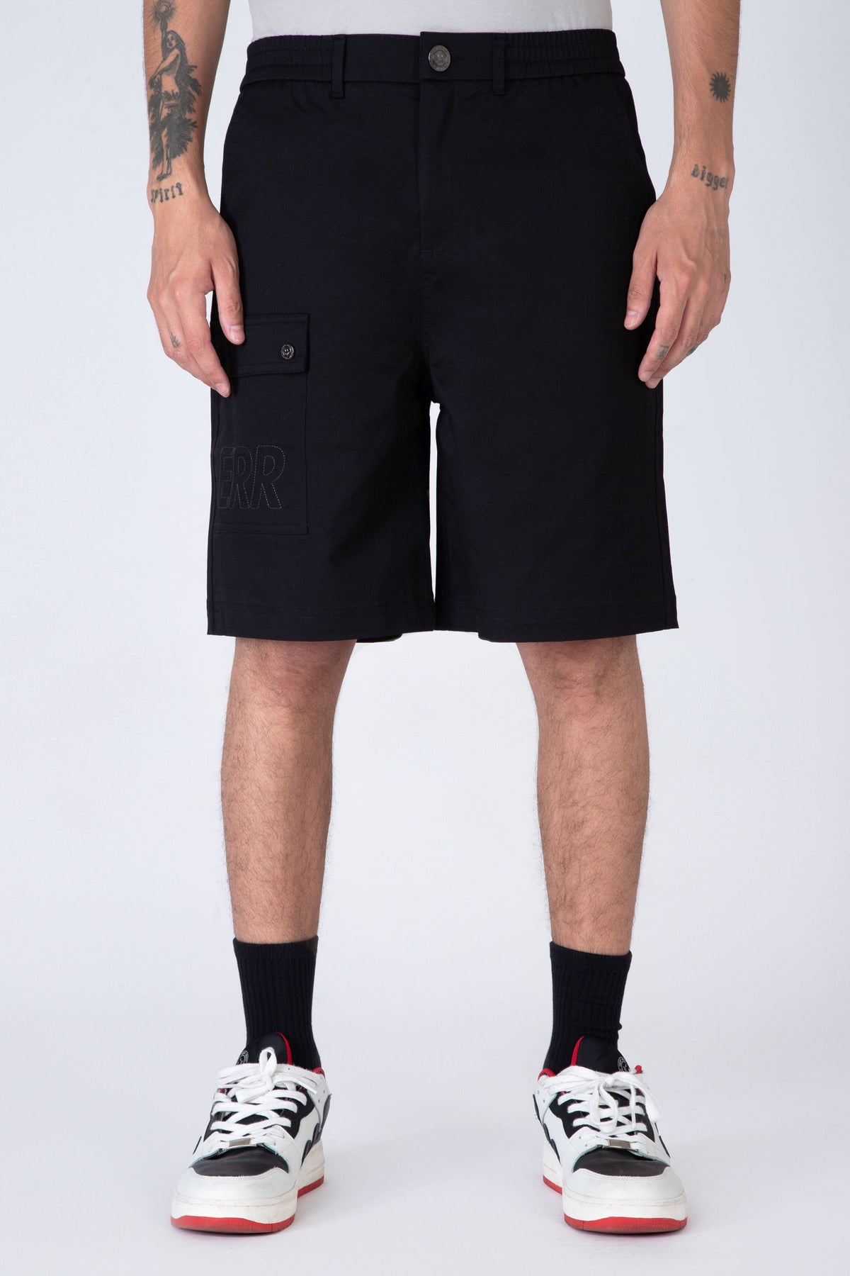 Short Concrete Negro ERRANTE