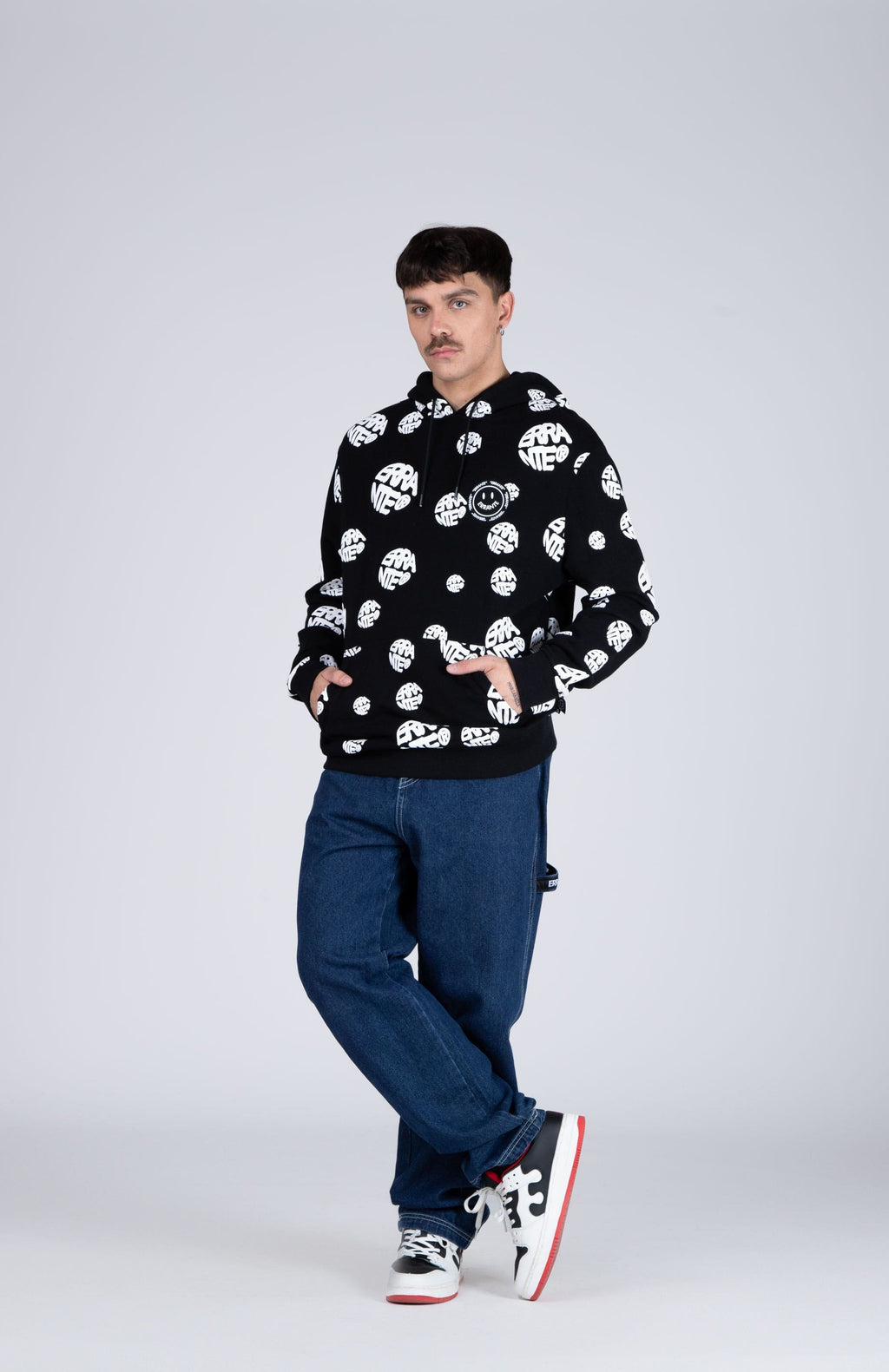 Poleron Hood Post Negro ERRANTE