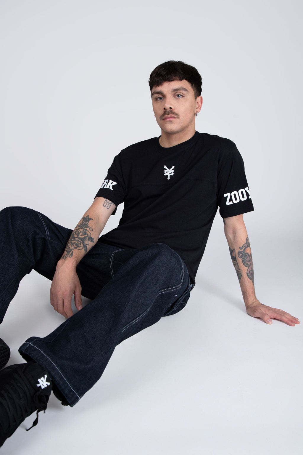 Polera M/C Never Too Basic Negro Zoo York