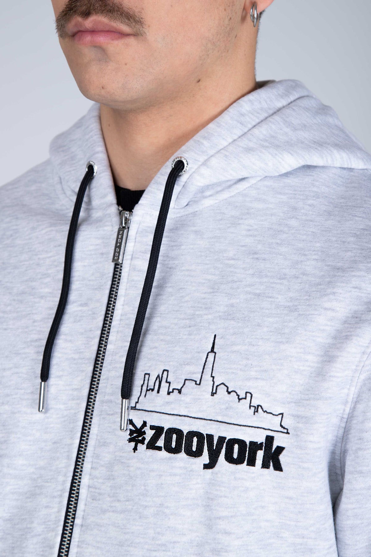 Poleron Zip City Gris Zoo York