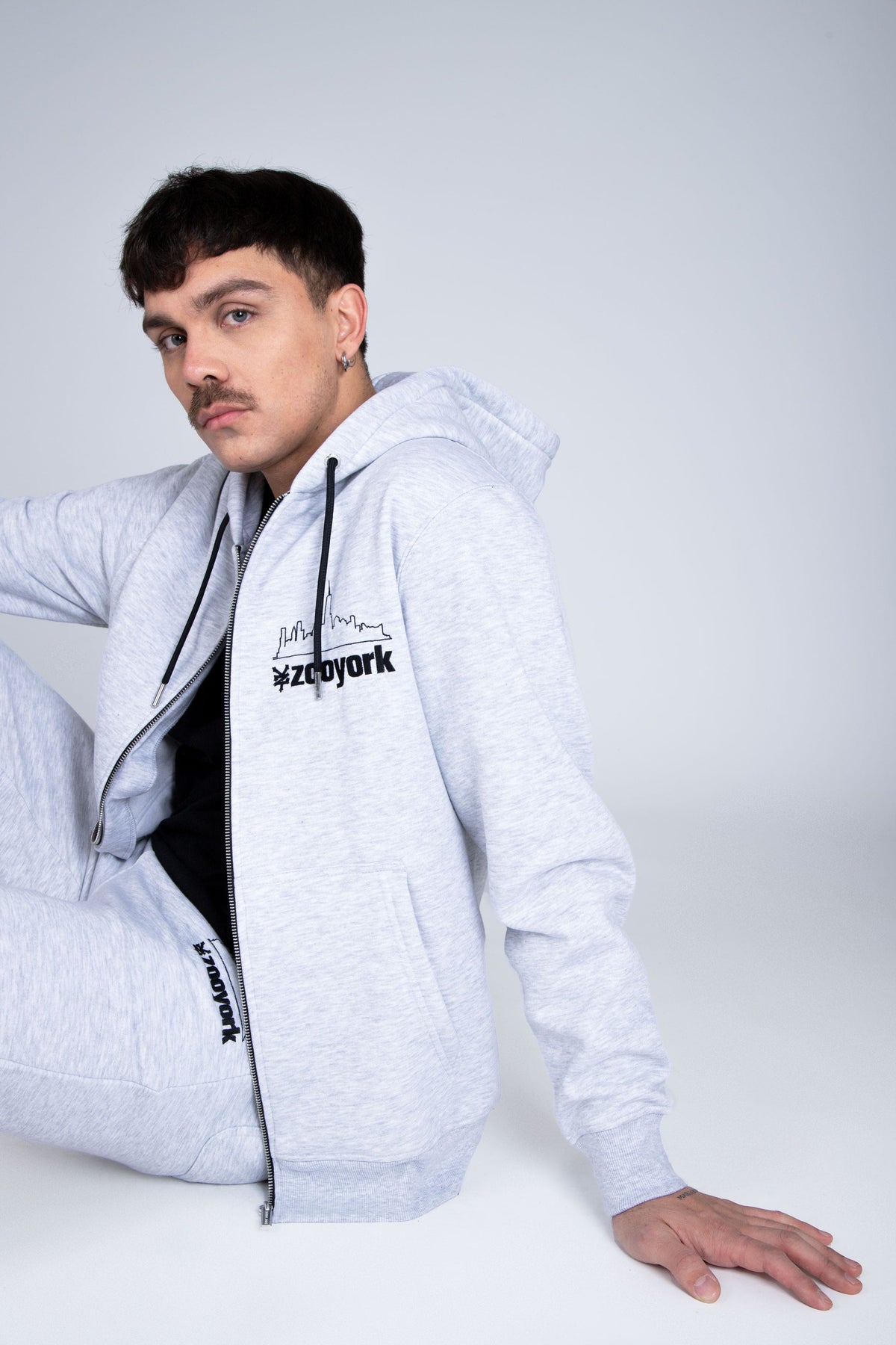 Poleron Zip City Gris Zoo York