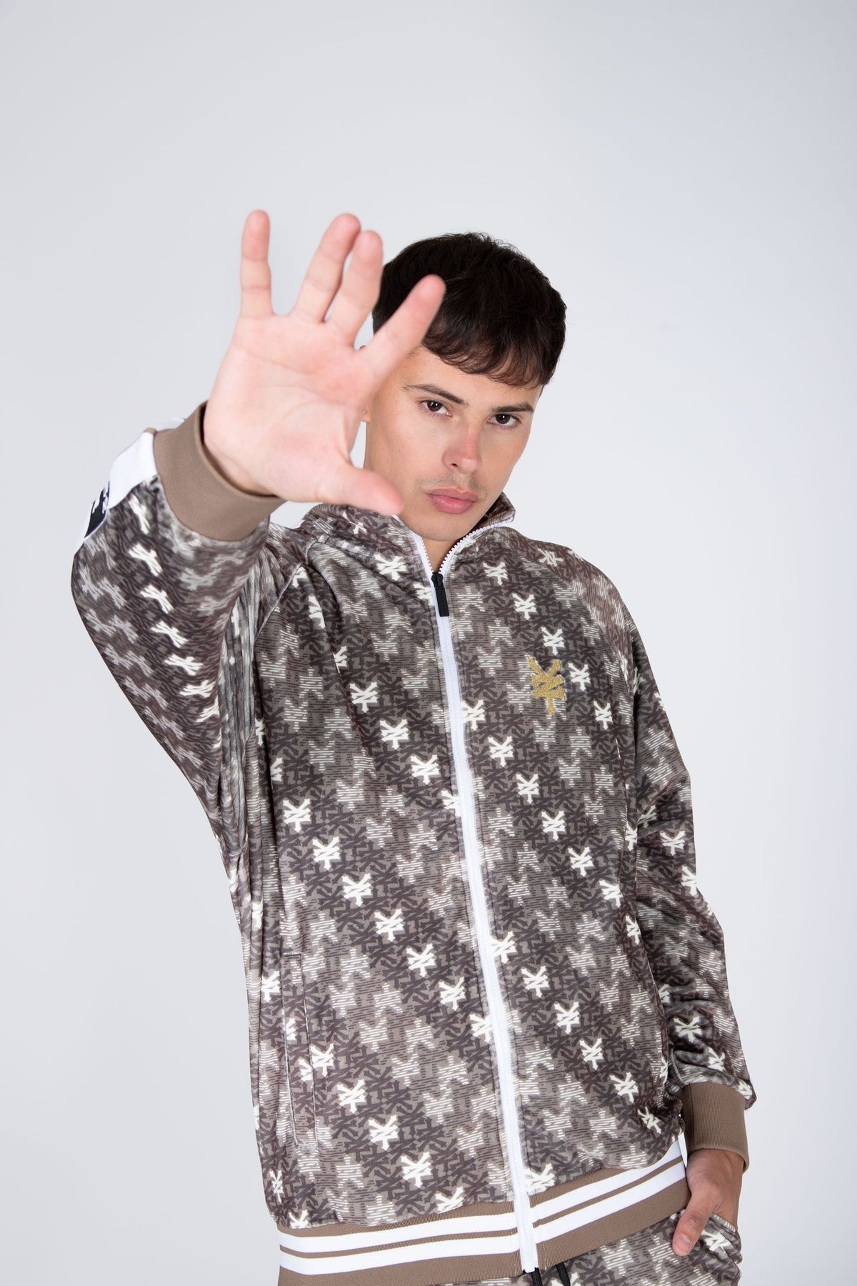 Chaqueta New Era Beige Zoo York