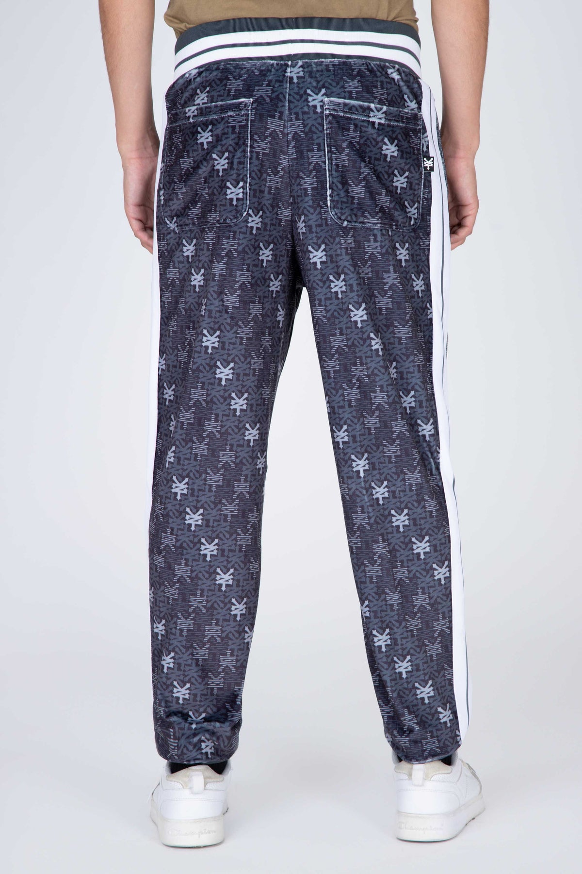Jogger Comfy New Era Negro Zoo York