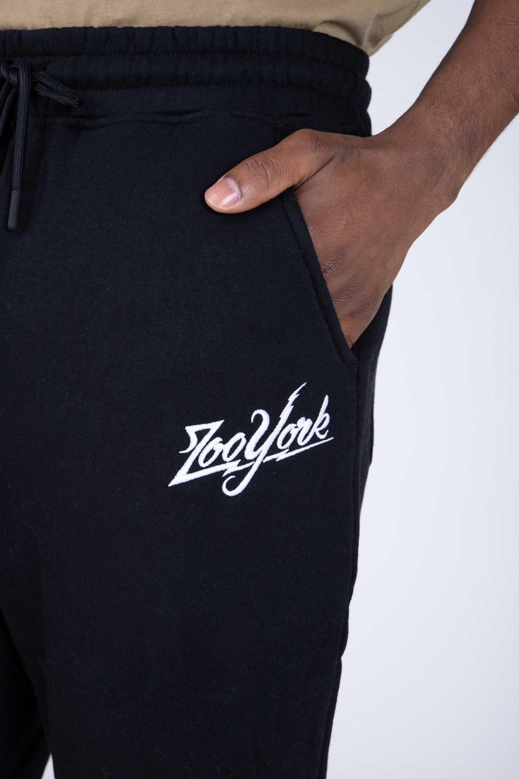 Jogger Comfy Low Bow Negro Zoo York