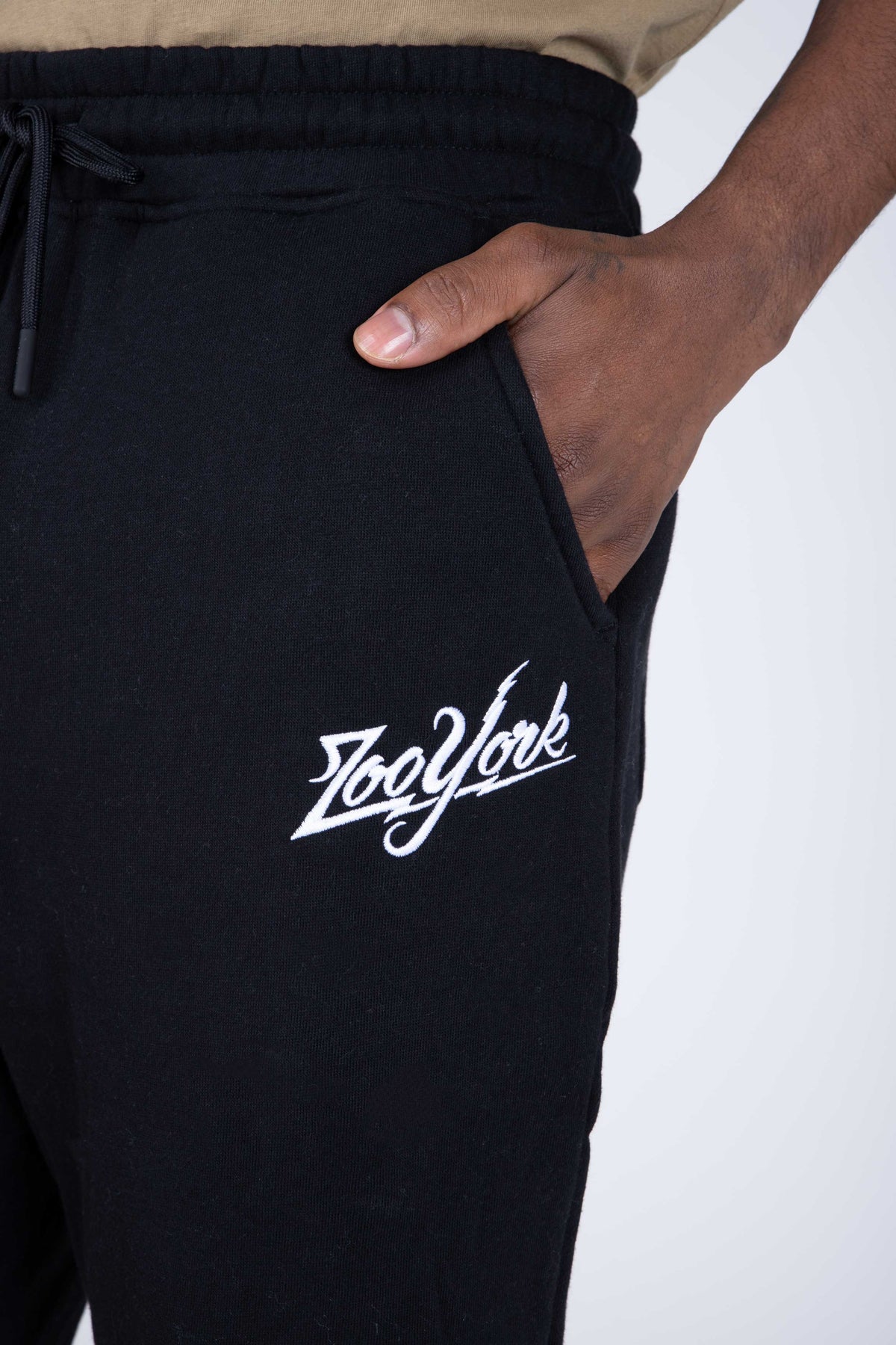 Jogger Comfy Low Bow Negro Zoo York