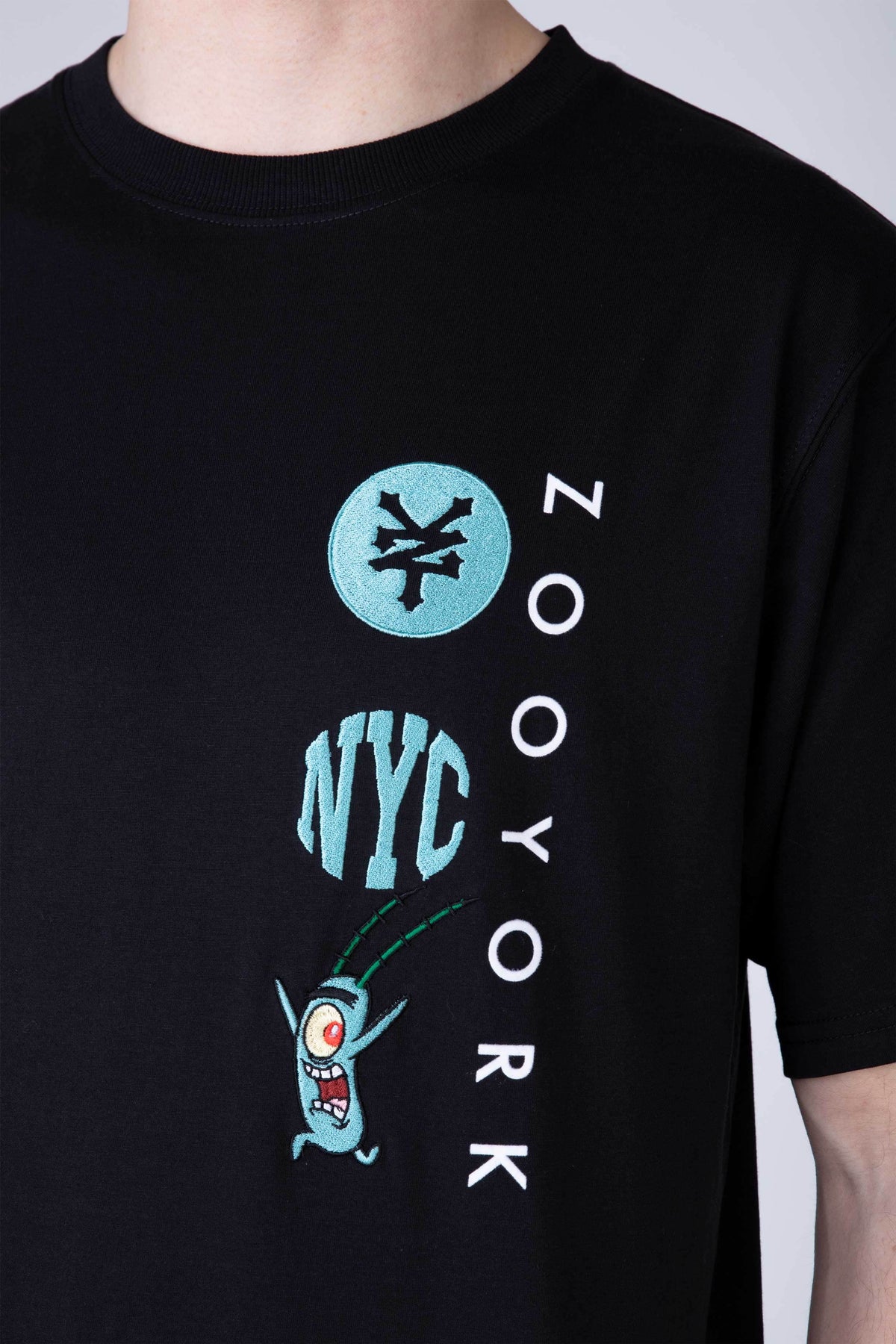 Polera Manga Corta Plankton Bob Esponja Formula Thief Negro Zoo York