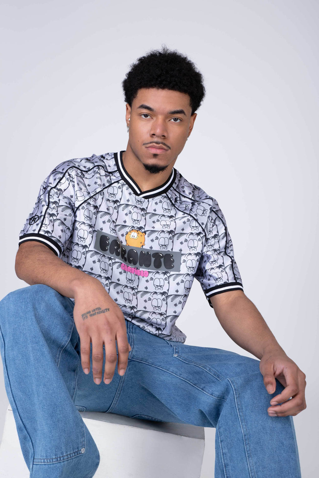 Camiseta Manga Corta Garfield Soccercat Gris ERRANTE