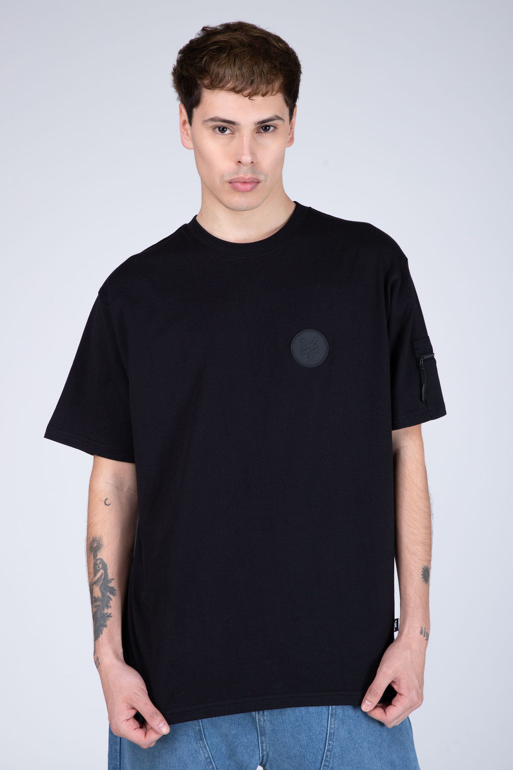 Polera Manga Corta Divided Negro Zoo York
