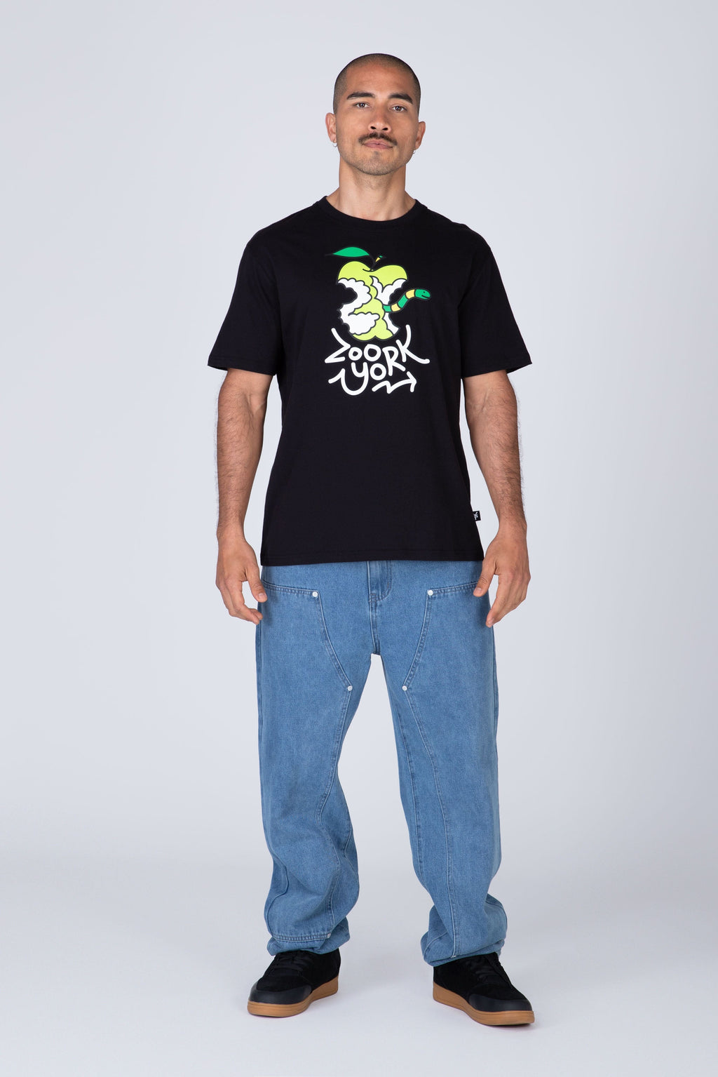Polera Manga Corta Apple Worm Negro Zoo York