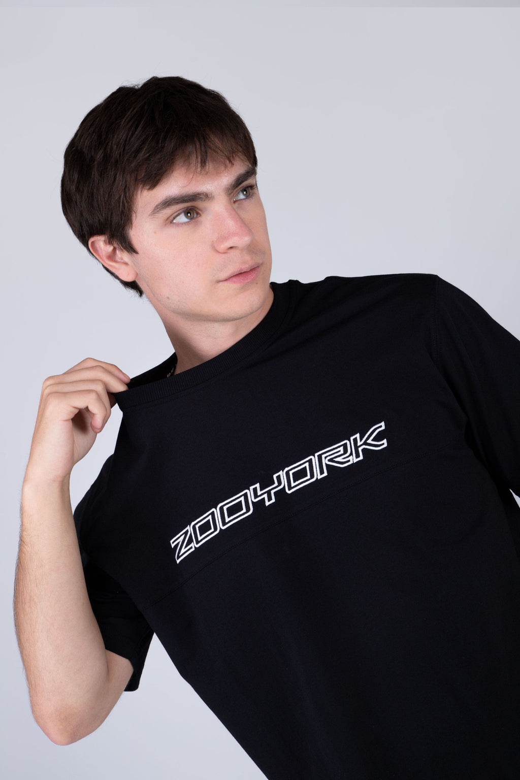 Polera Manga Corta Disturb Negro Zoo York