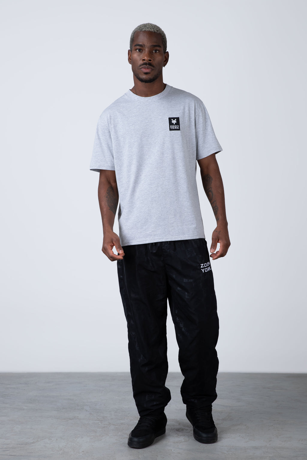 Polera Manga Corta Minimal Gris