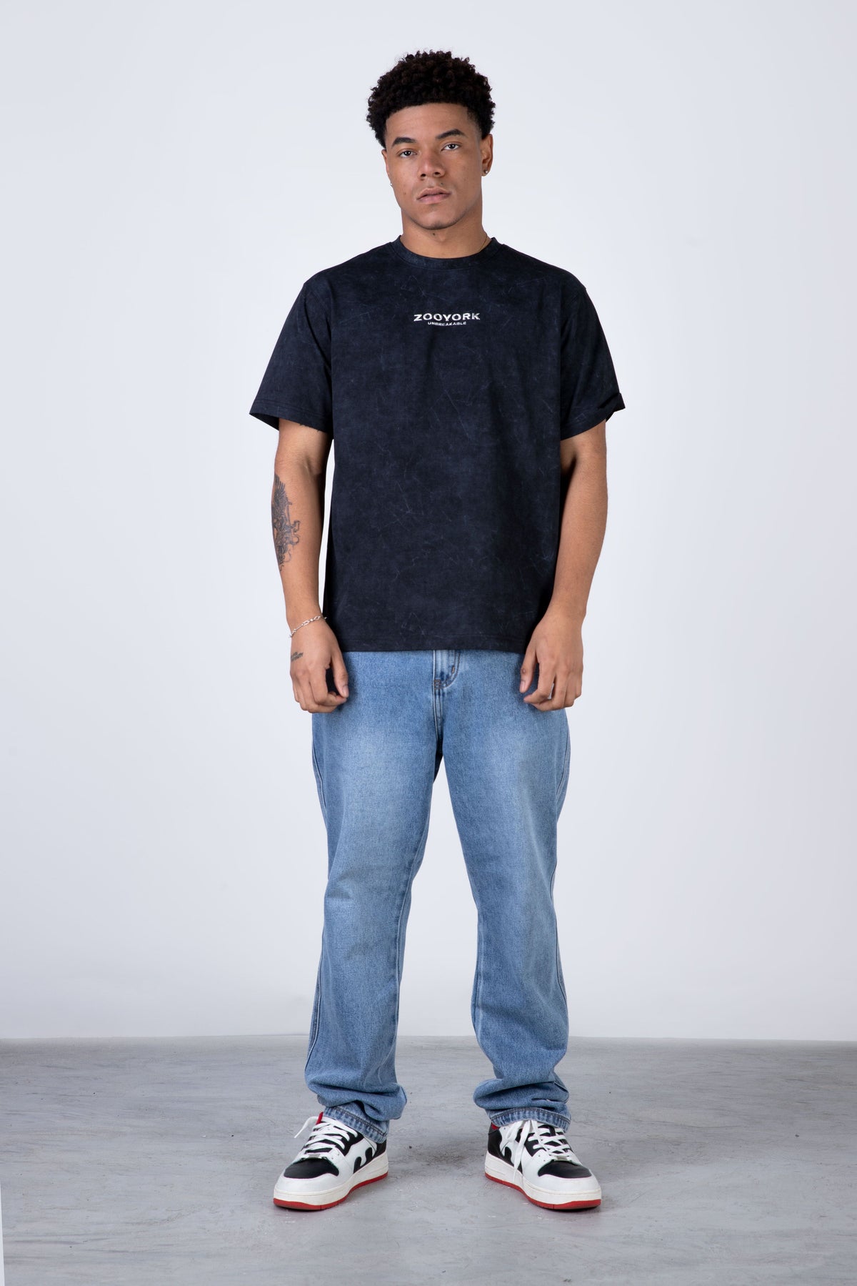 Polera Manga Corta Standard Negro Zoo York