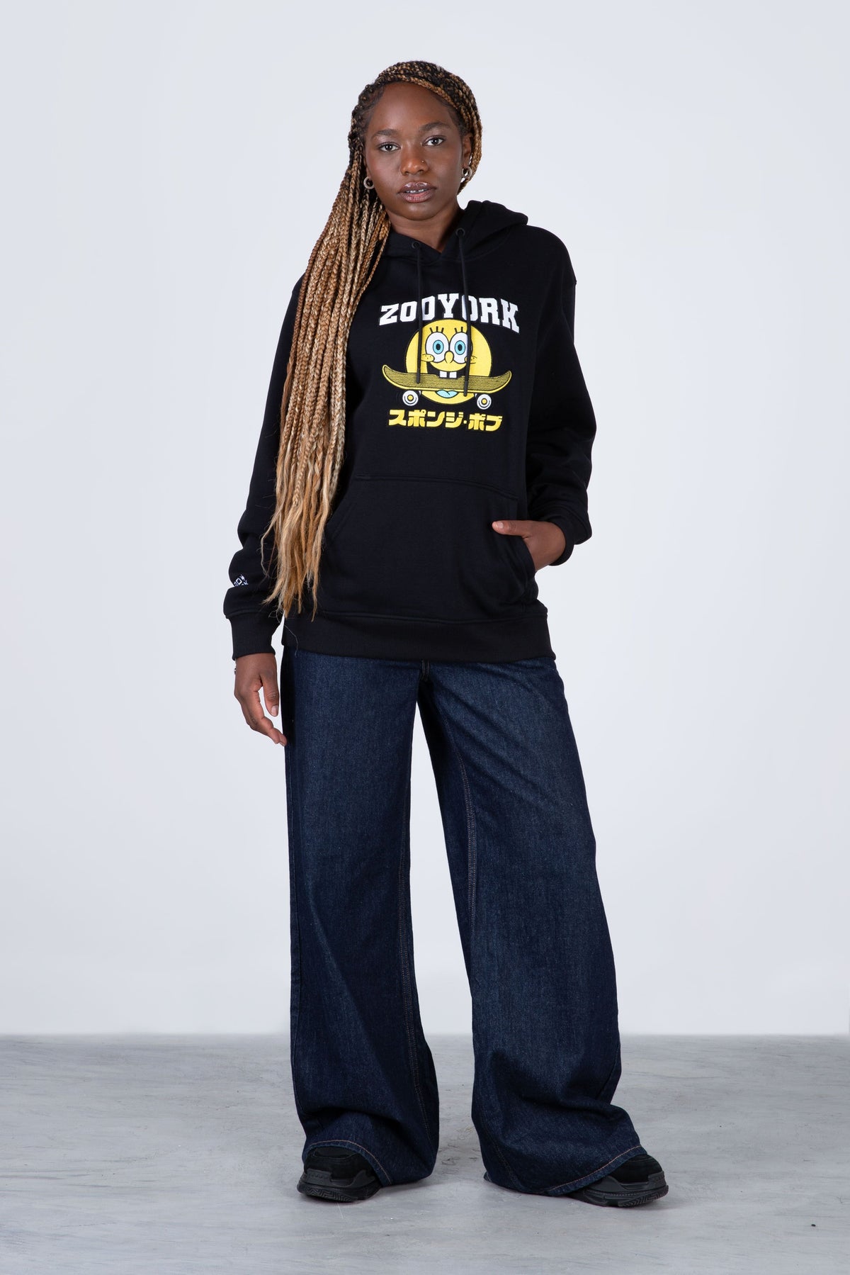 Poleron Hood Bob Esponja Skatepop Negro Zoo York