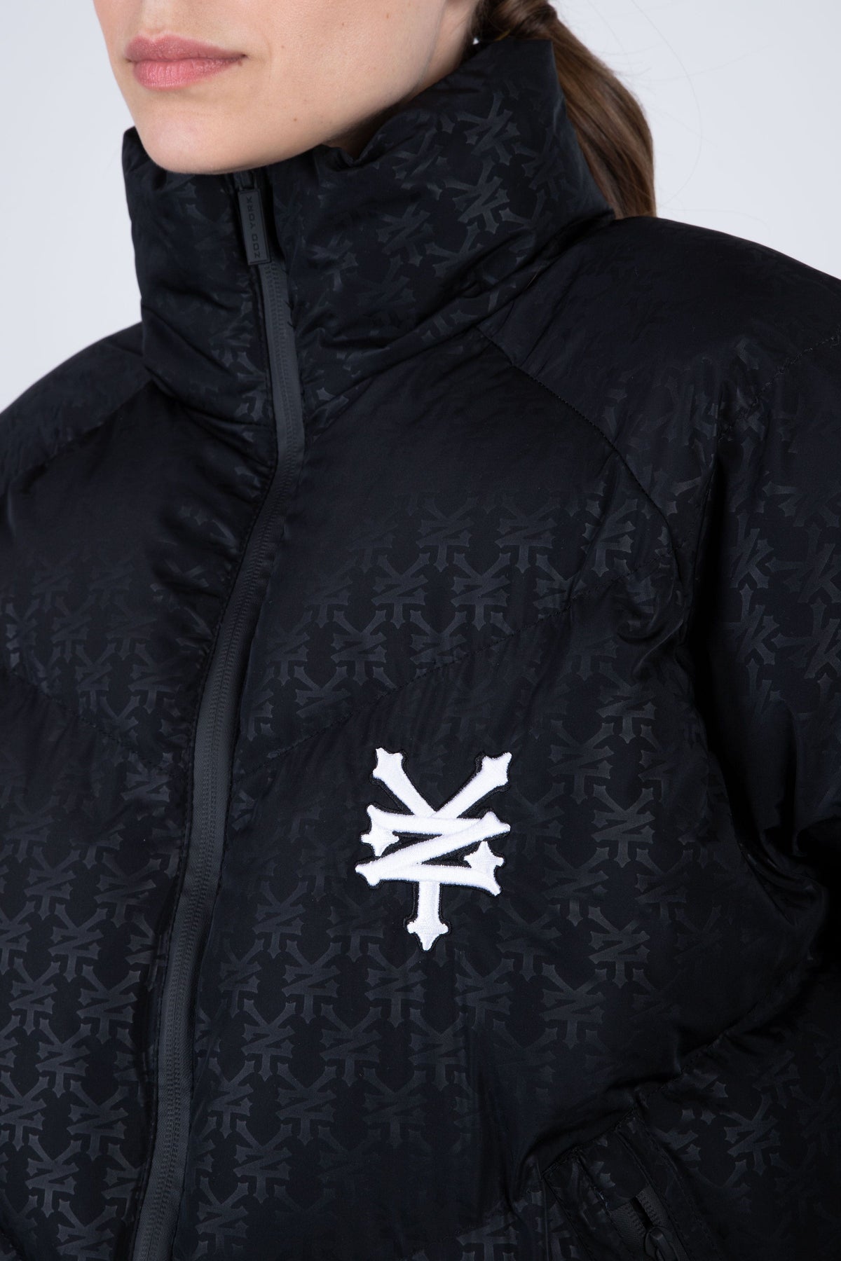 Parka Crop Bronxy Print Logo Negro Zoo York