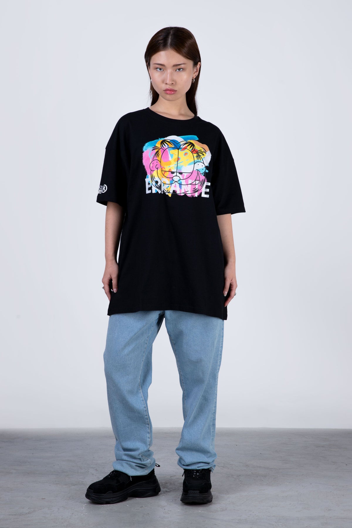 Polera Manga Corta Garfield Rainbow Negro ERRANTE