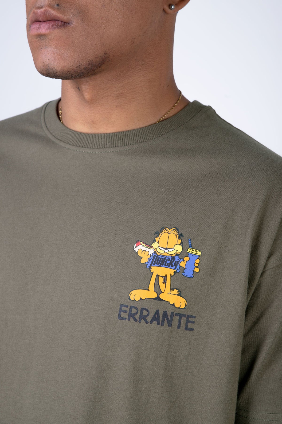 Polera Manga Corta Garfield Hungry Verde ERRANTE