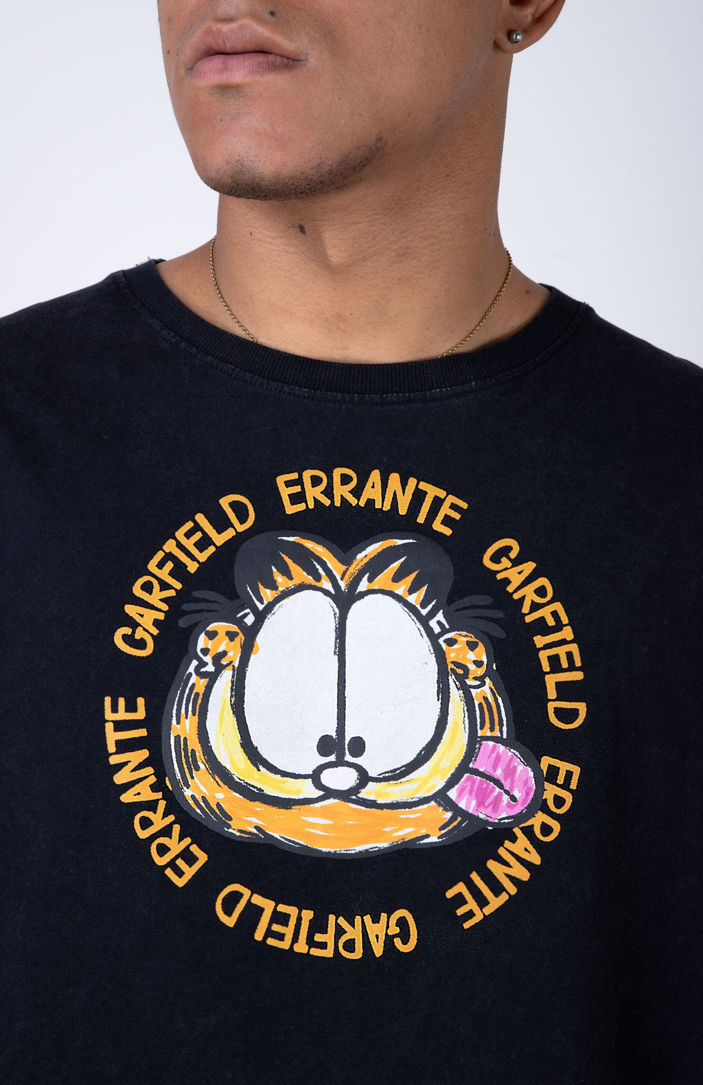 Polera Manga Corta Garfield Crayon Gris ERRANTE