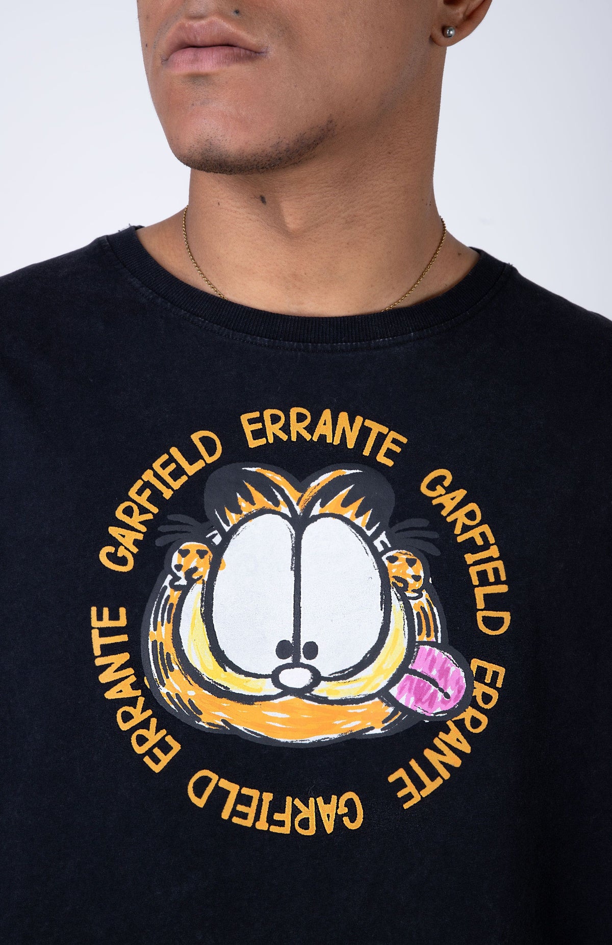 Polera Manga Corta Garfield Crayon Gris ERRANTE