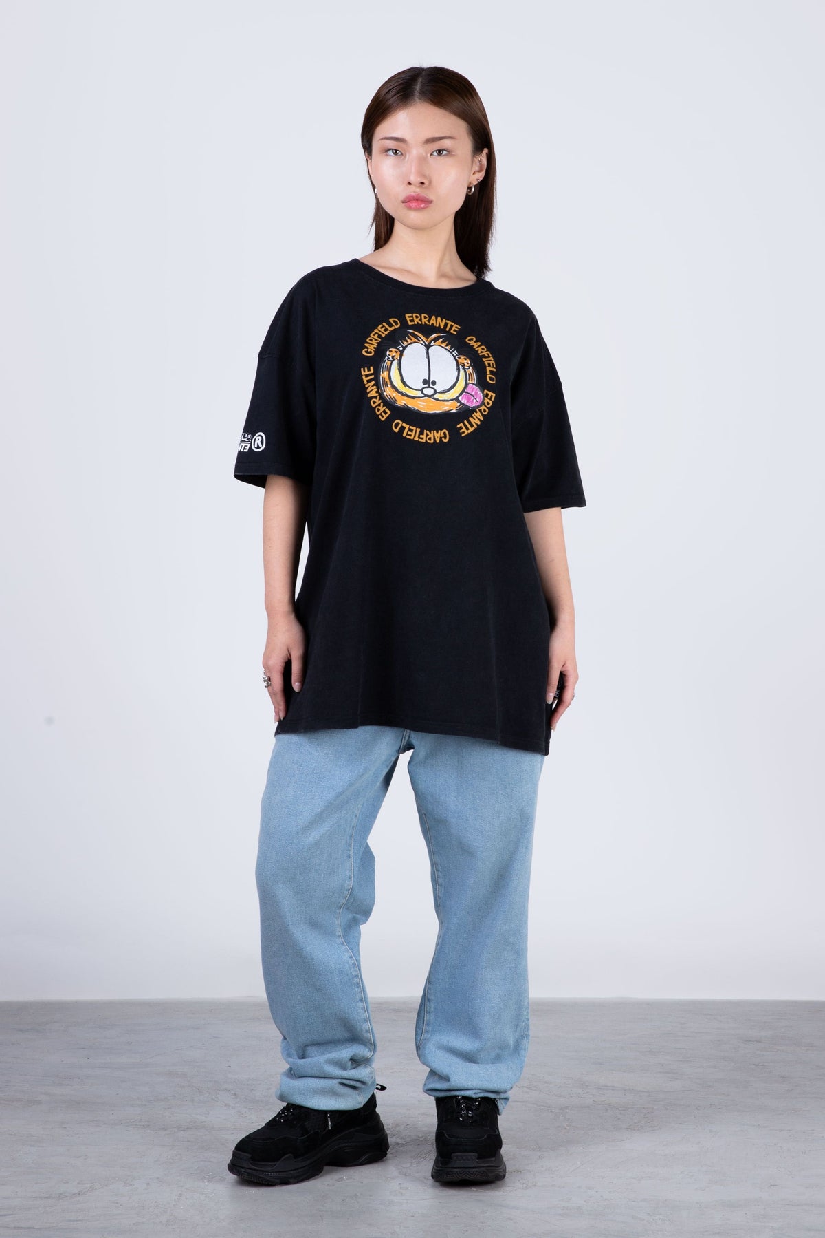 Polera Manga Corta Garfield Crayon Gris ERRANTE