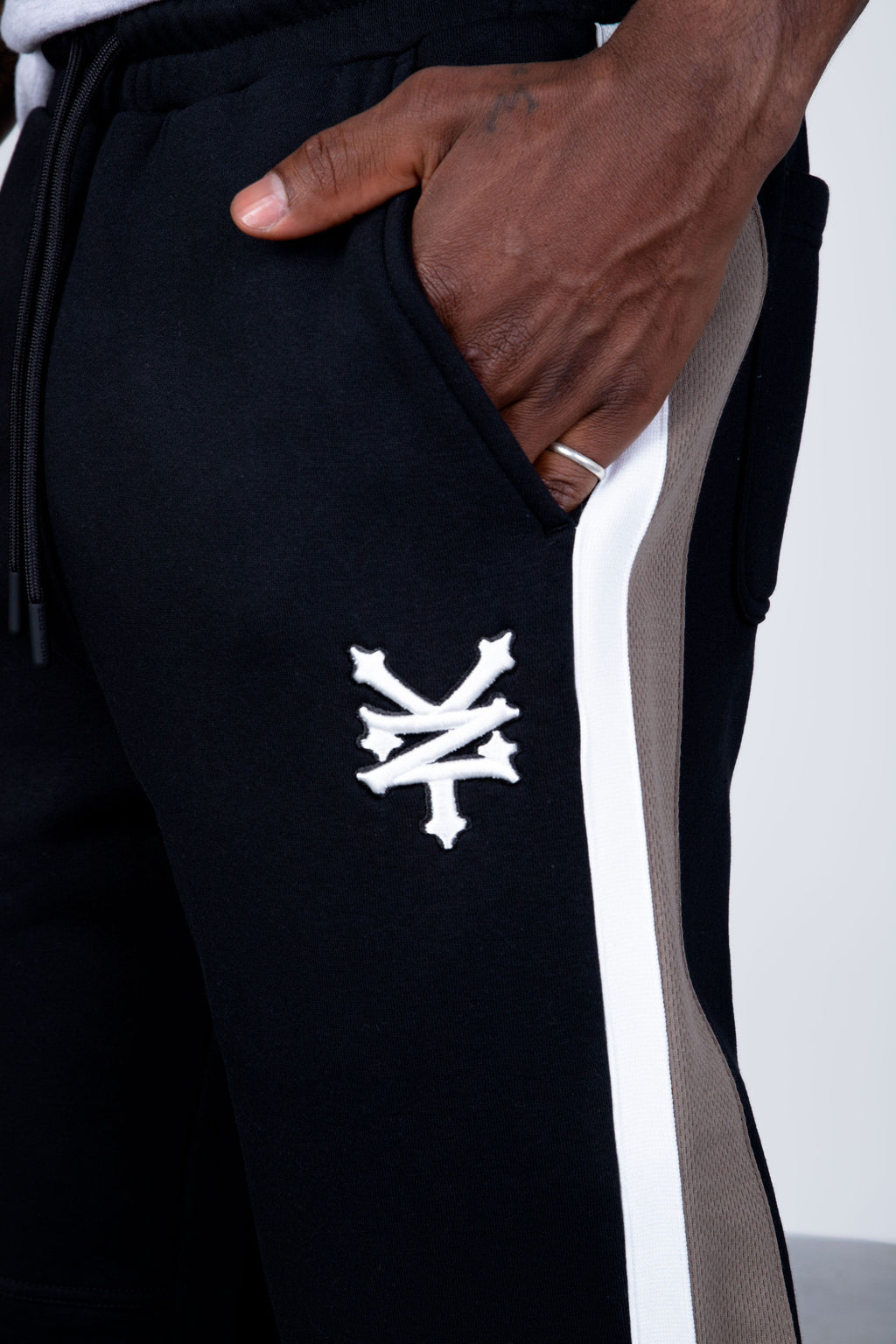 Jogger Regular Resubway Negro Zoo York