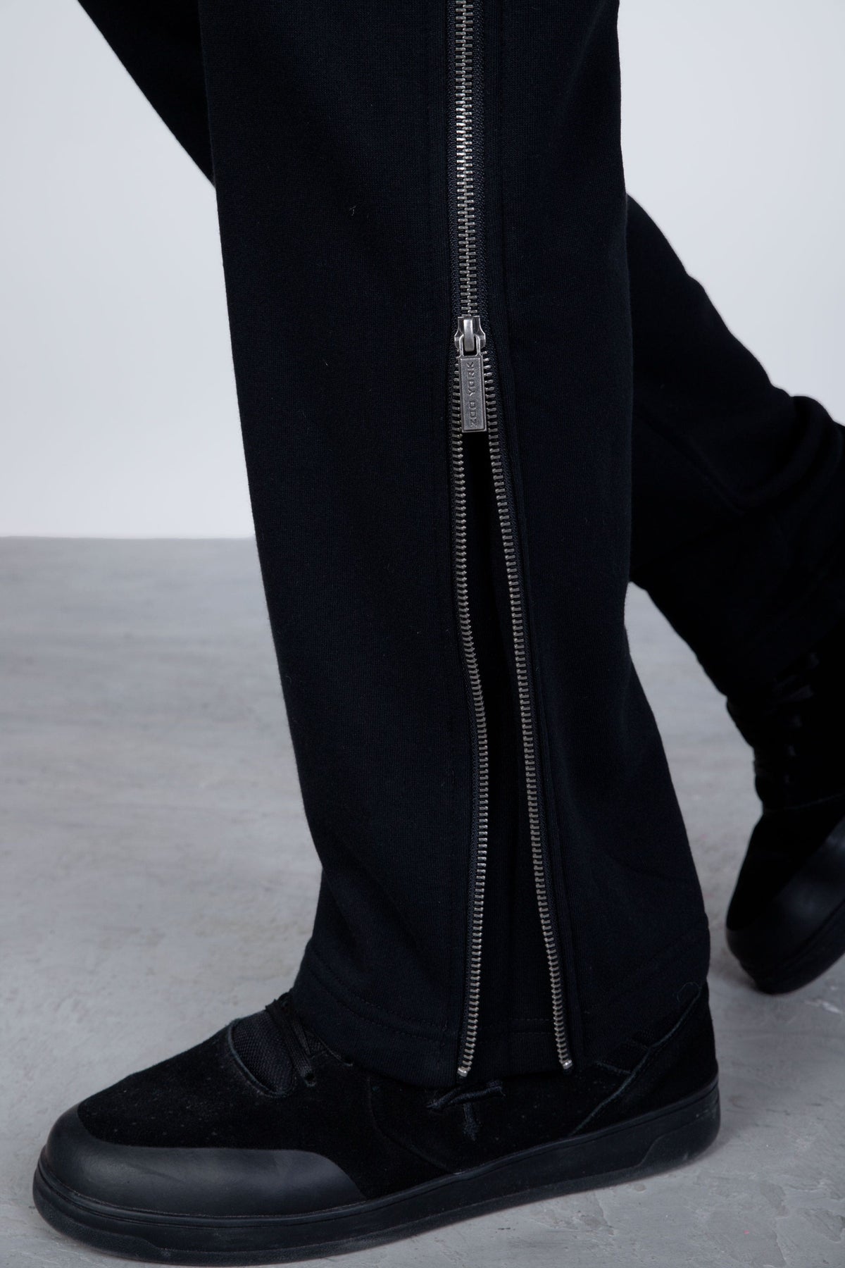 Jogger Regular Elemento Negro Zoo York