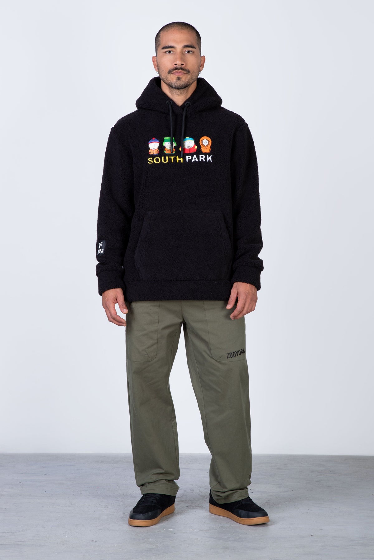 Poleron Polar Hood Bob Esponja Softyfriends Negro Zoo York
