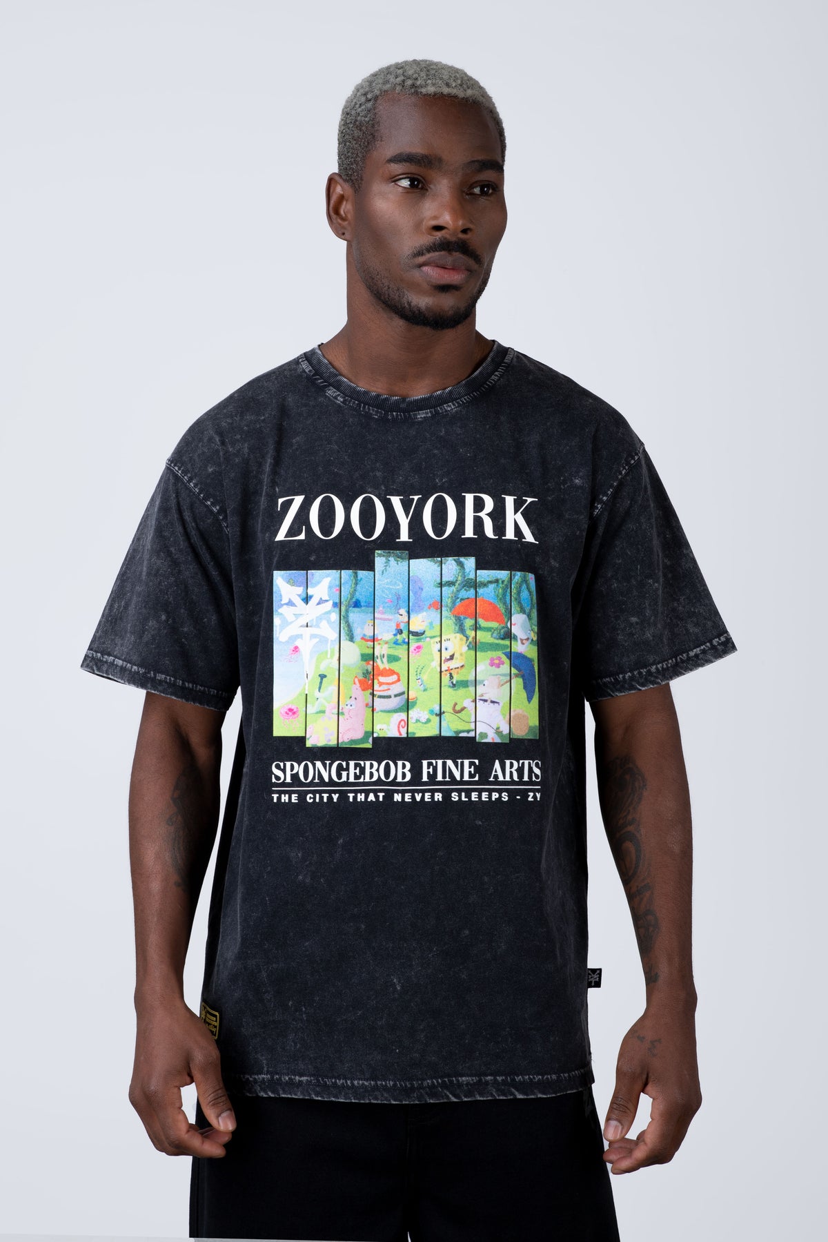 Polera Manga Corta Bob Esponja Masterpiece Gris