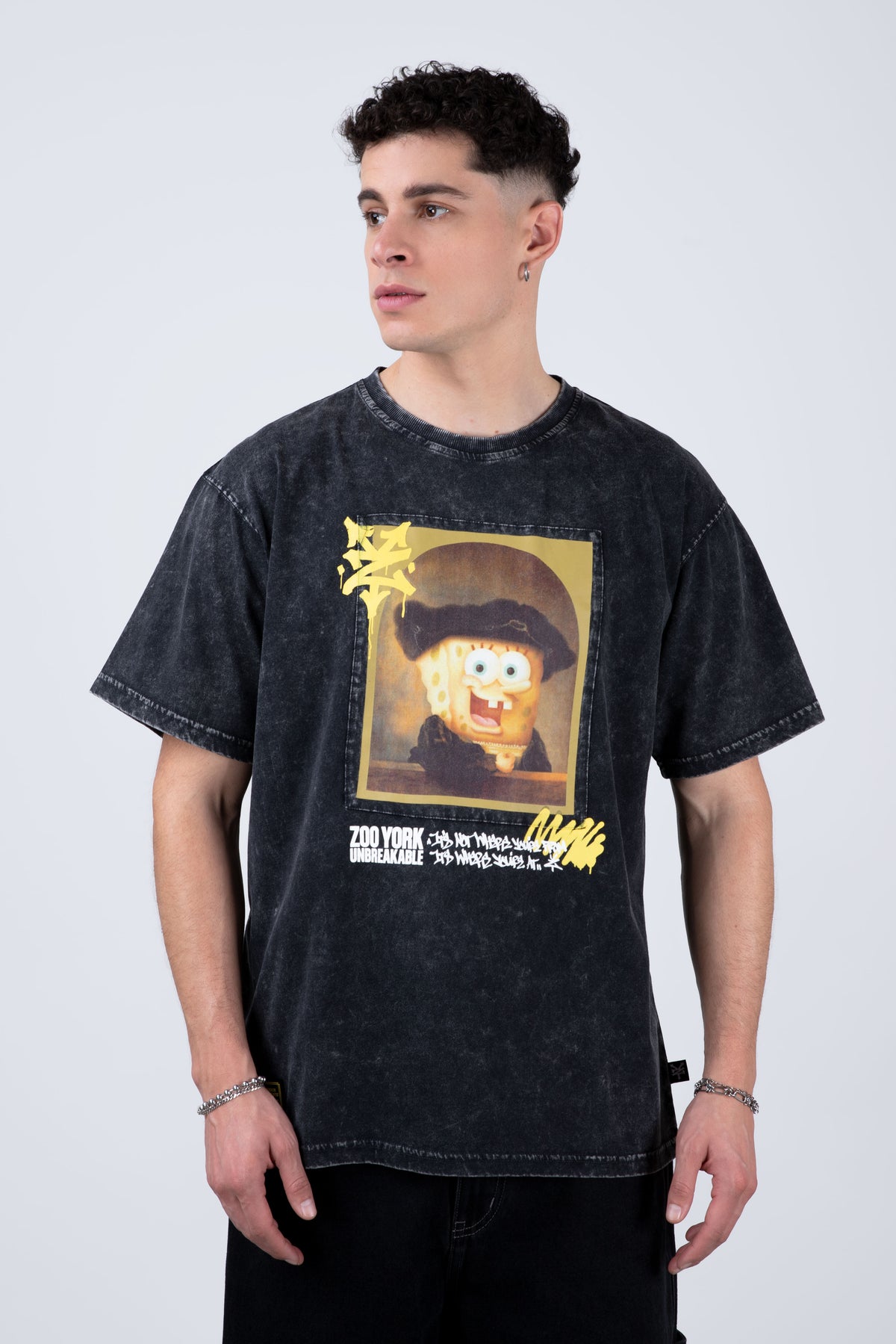 Polera Manga Corta Bob Esponja Rembrandt Gris