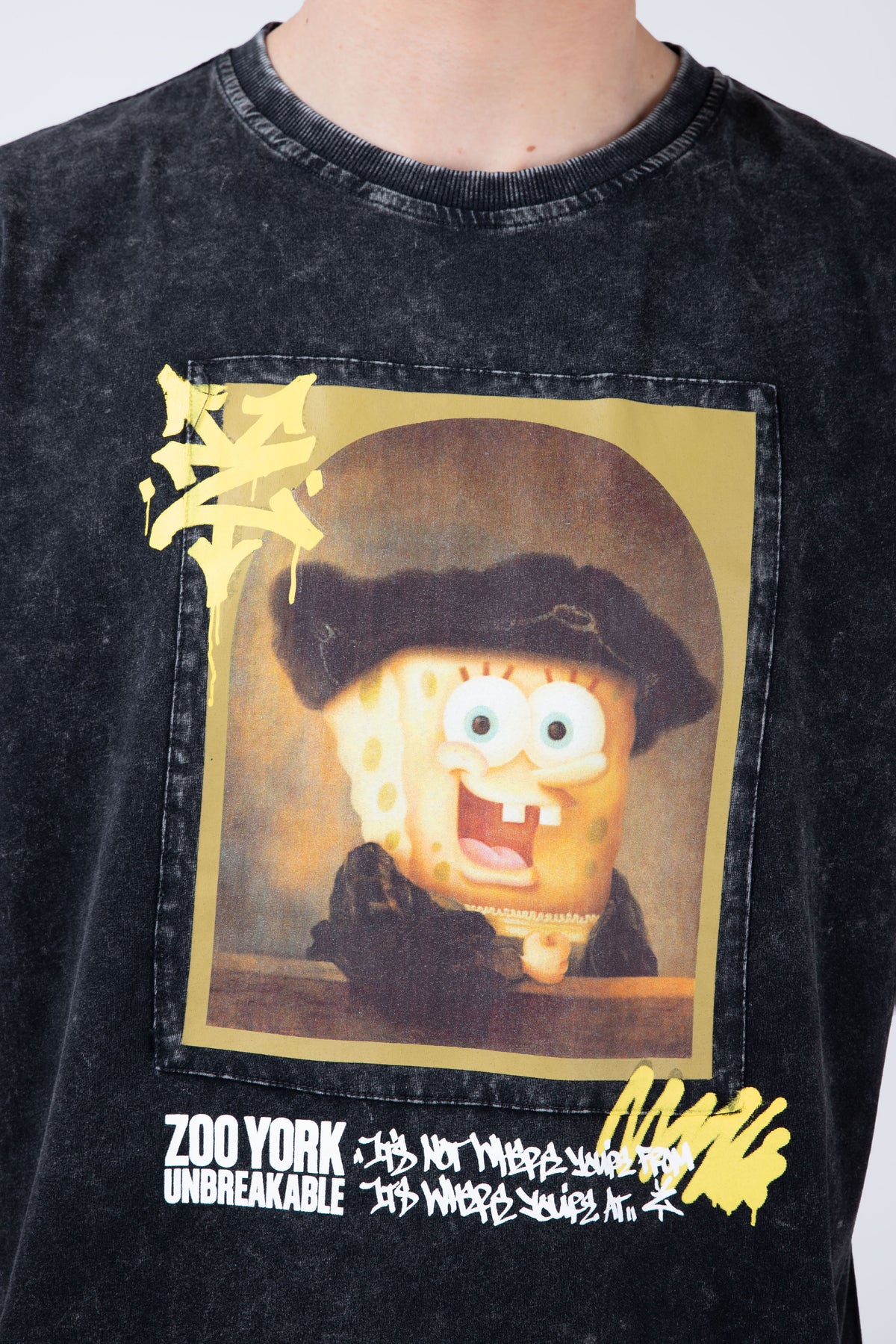 Polera Manga Corta Bob Esponja Rembrandt Gris