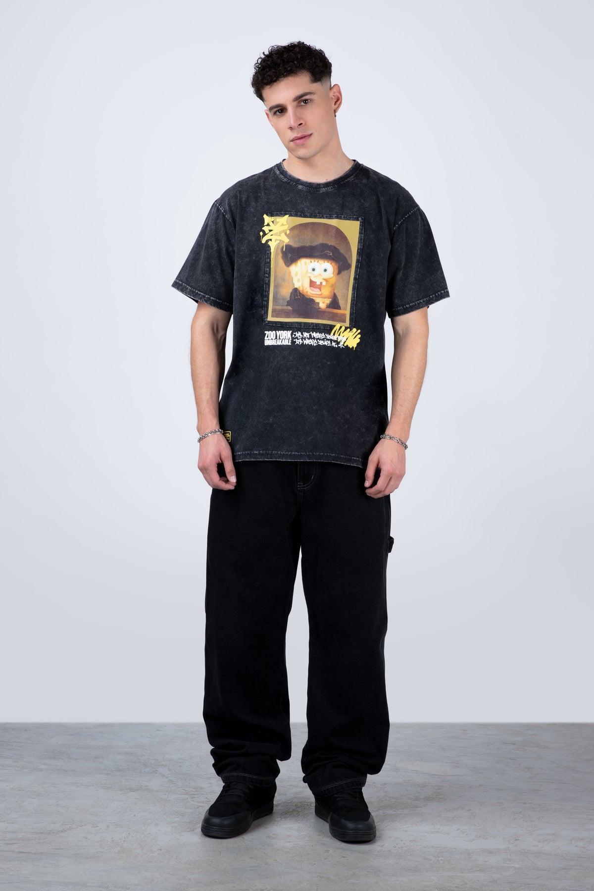 Polera Manga Corta Bob Esponja Rembrandt Gris
