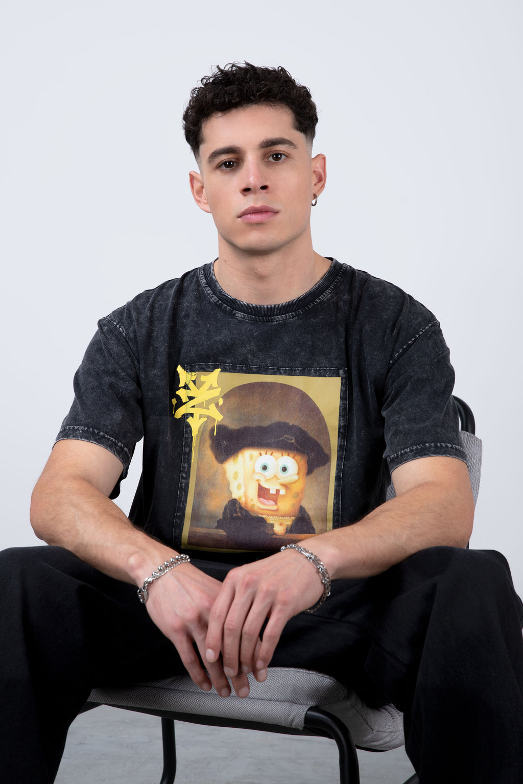Polera Manga Corta Bob Esponja Rembrandt Gris