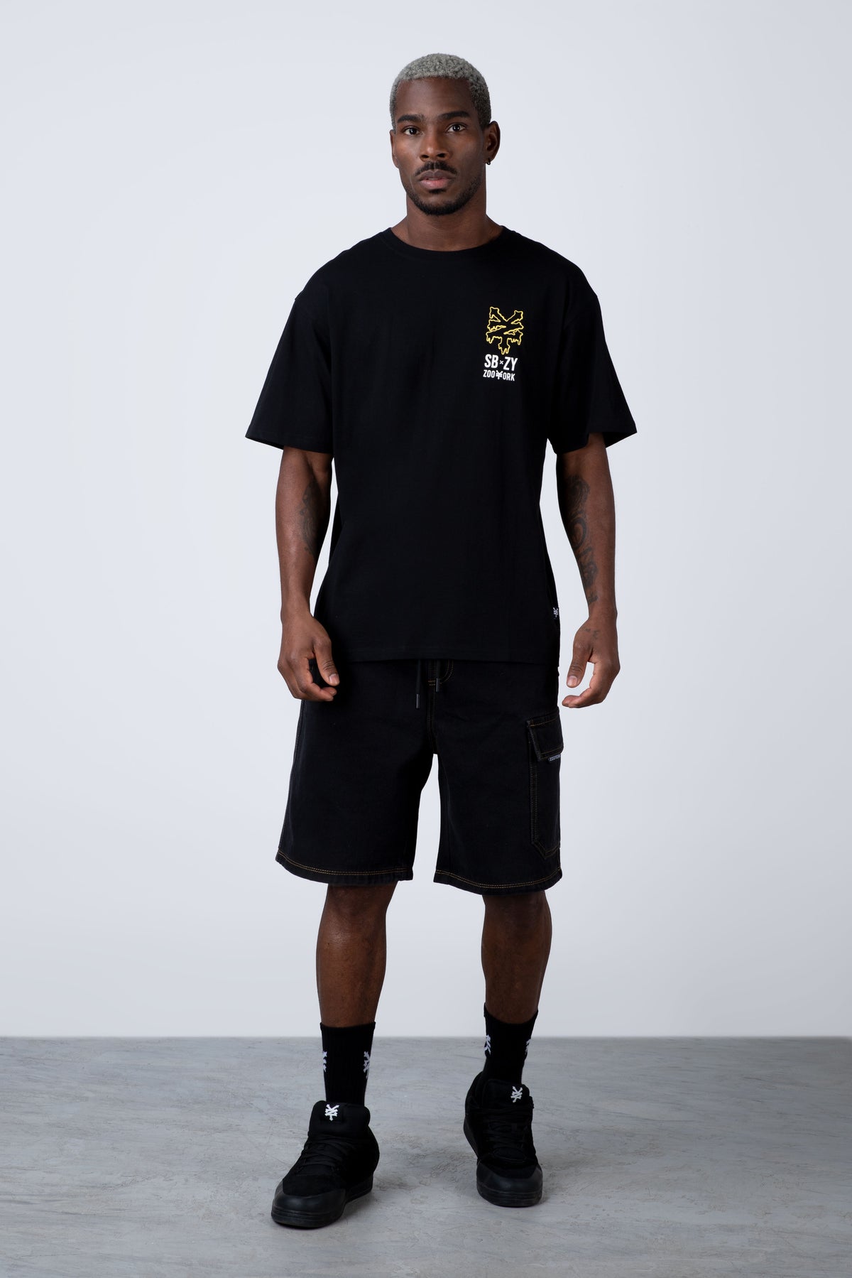 Polera Manga Corta Bob Esponja Botticelli Negro