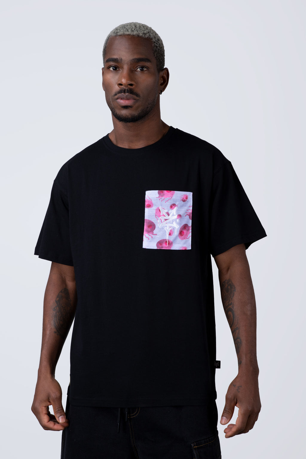 Polera Manga Corta Bob Esponja Remix Negro