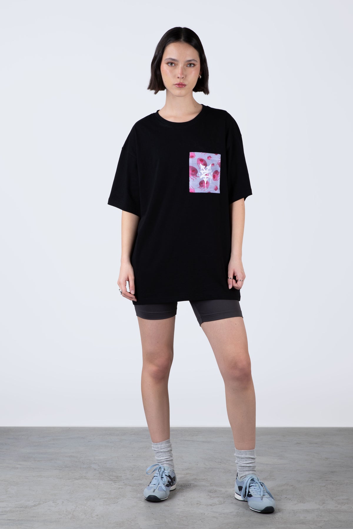 Polera Manga Corta Bob Esponja Remix Negro