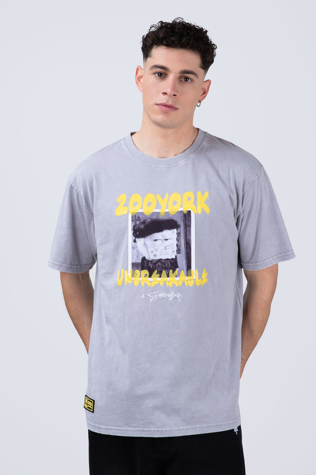 Polera Manga Corta Bob Esponja Artlegend Gris