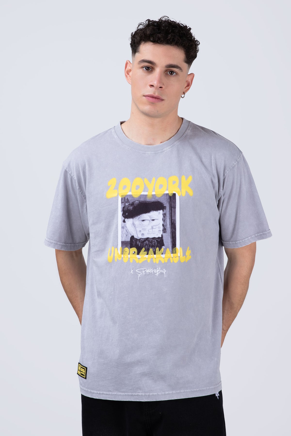 Polera Manga Corta Bob Esponja Artlegend Gris
