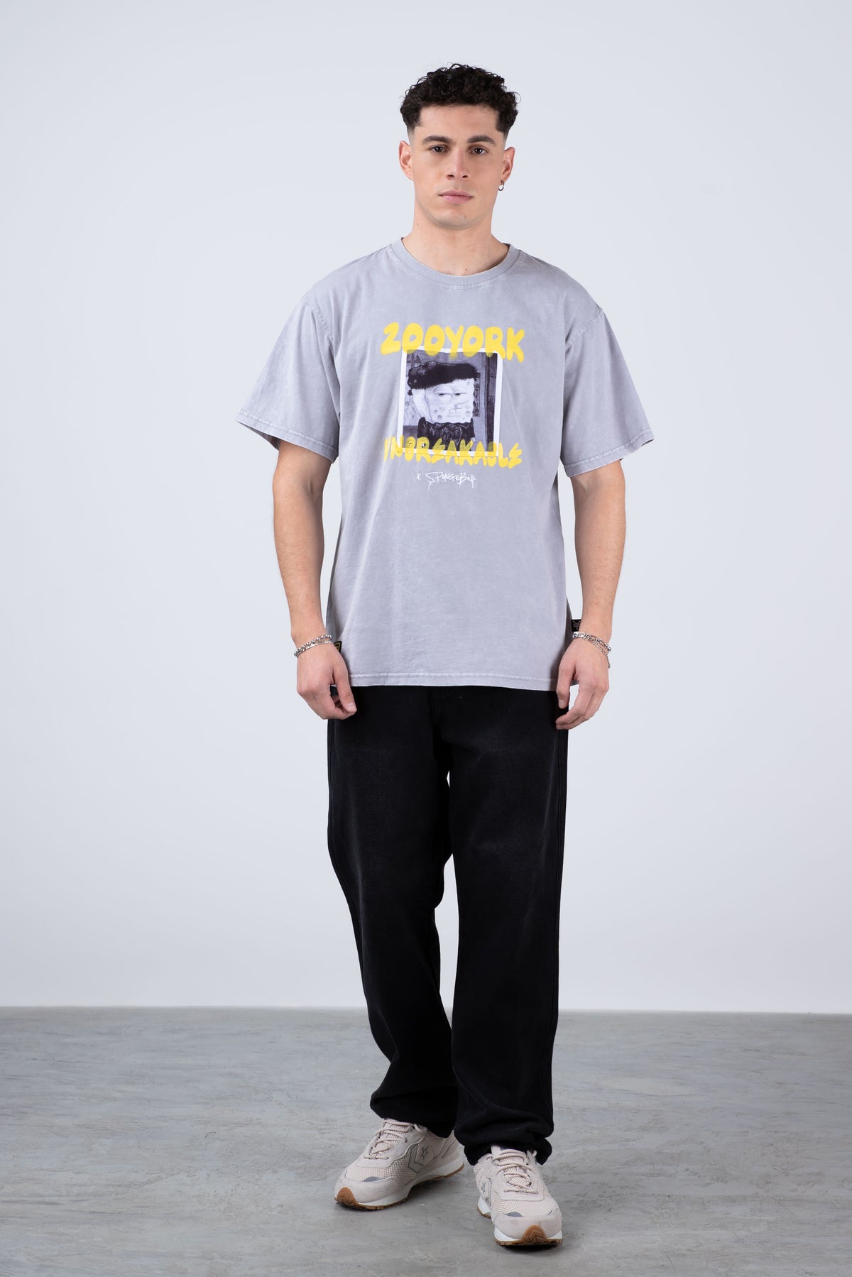 Polera Manga Corta Bob Esponja Artlegend Gris