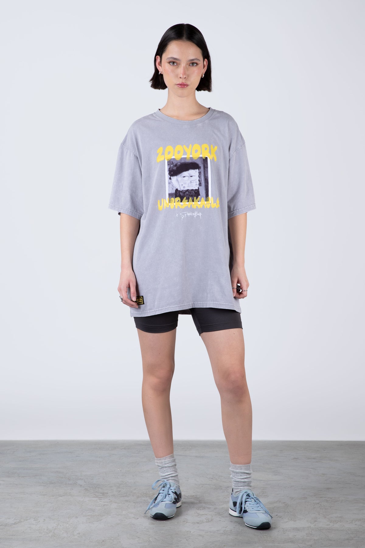 Polera Manga Corta Bob Esponja Artlegend Gris
