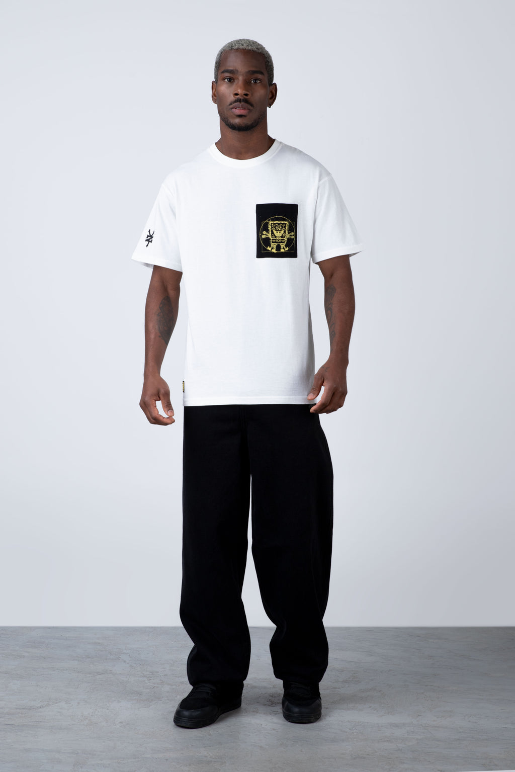 Polera Manga Corta Bob Esponja Squareform Beige