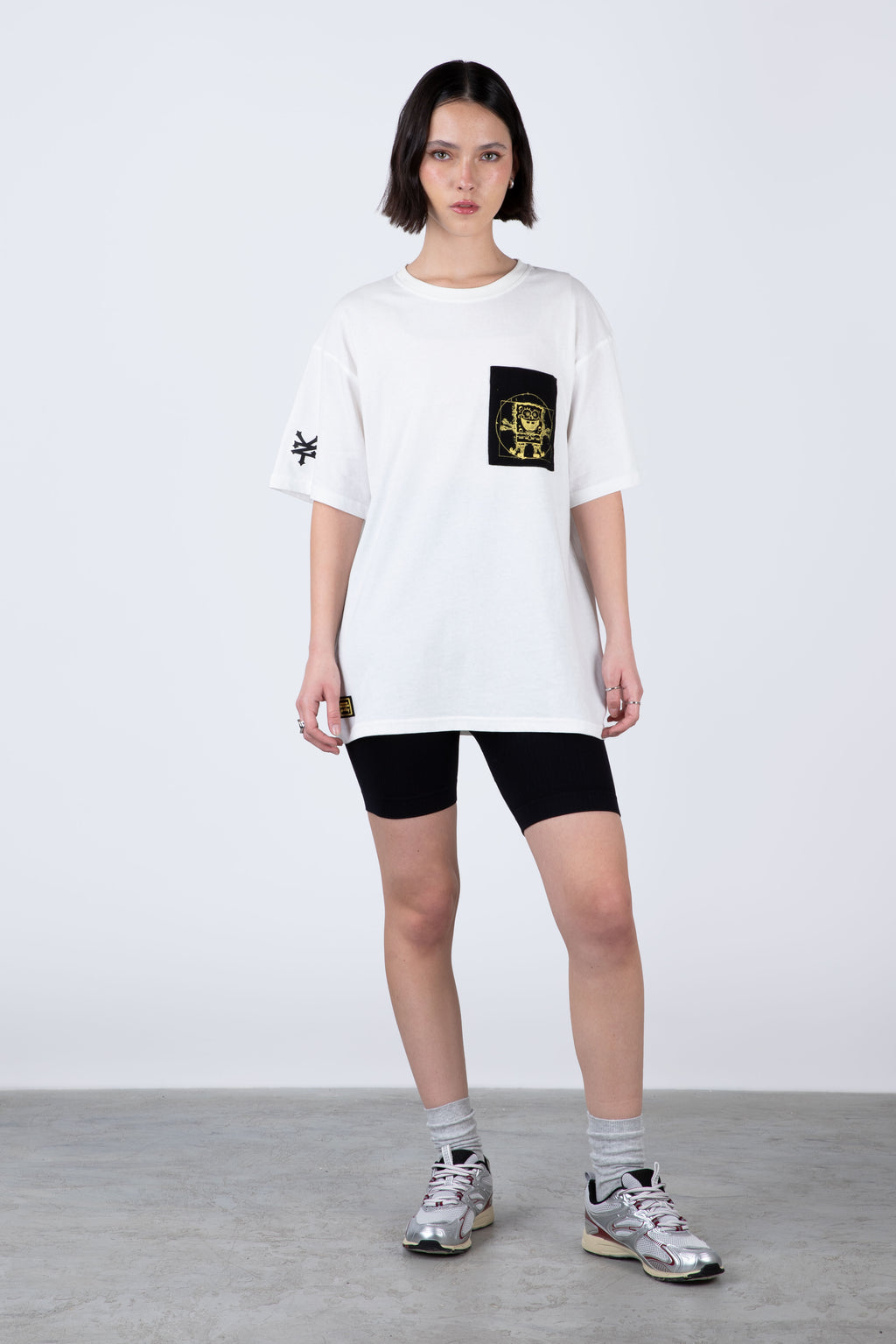 Polera Manga Corta Bob Esponja Squareform Beige