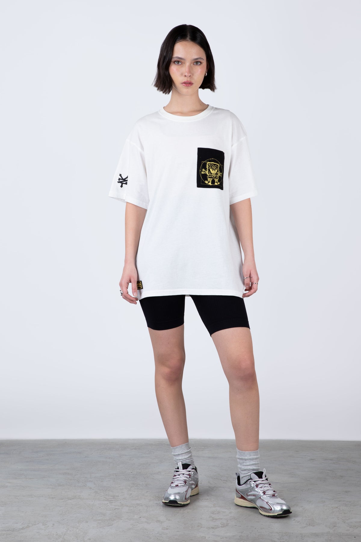 Polera Manga Corta Bob Esponja Squareform Beige