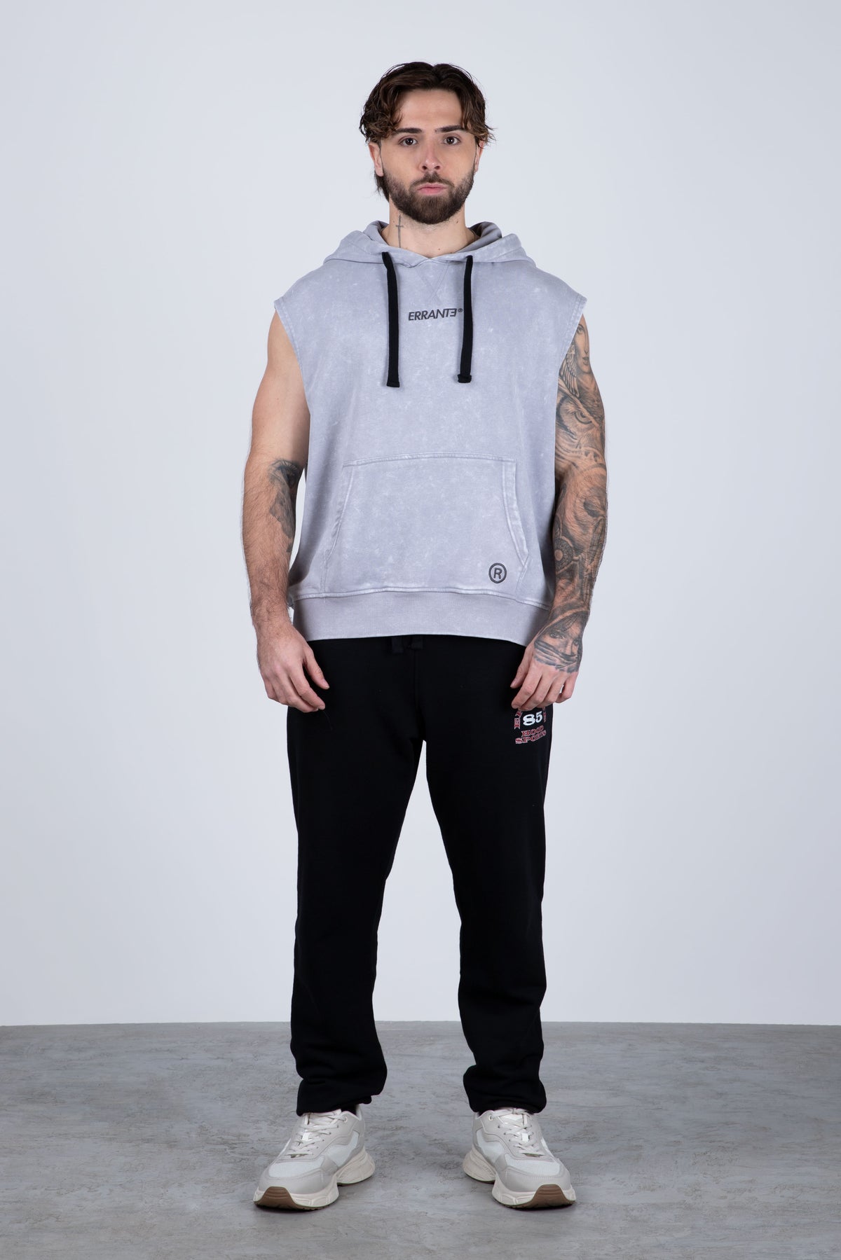 Poleron Con Gorro Sin Manga Frontlever Gris